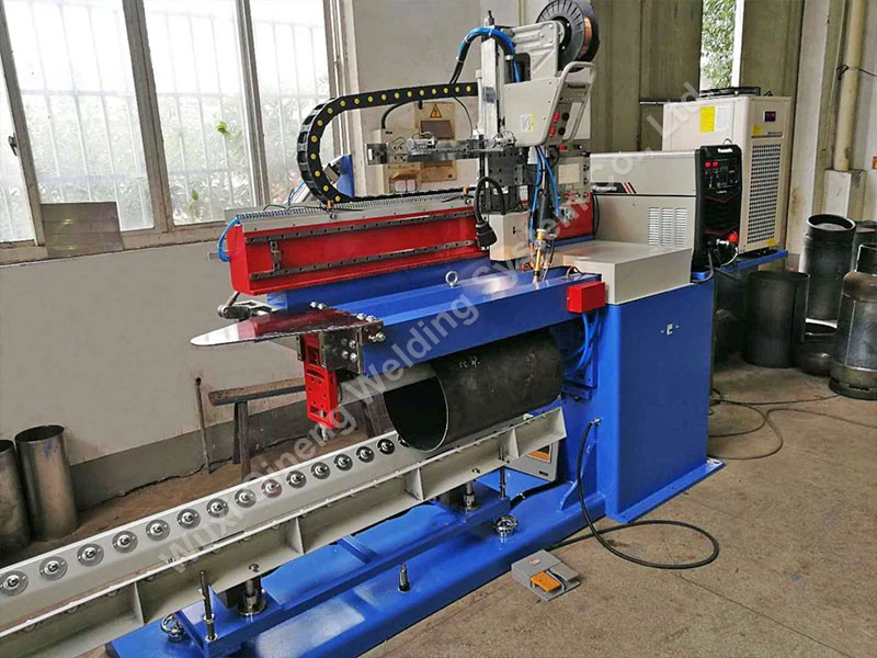 Straight seam welding machine